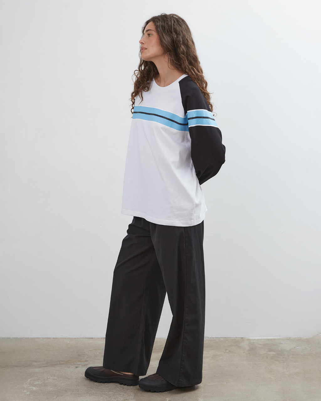 Duty Raglan L/S - Black/White/Blue - Commonplace Essentials