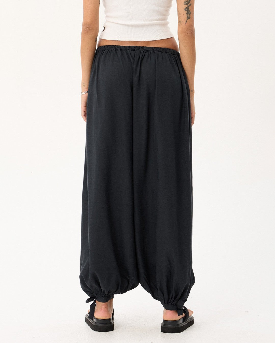 Lyana - Hemp Balloon Pant - Black - Afends