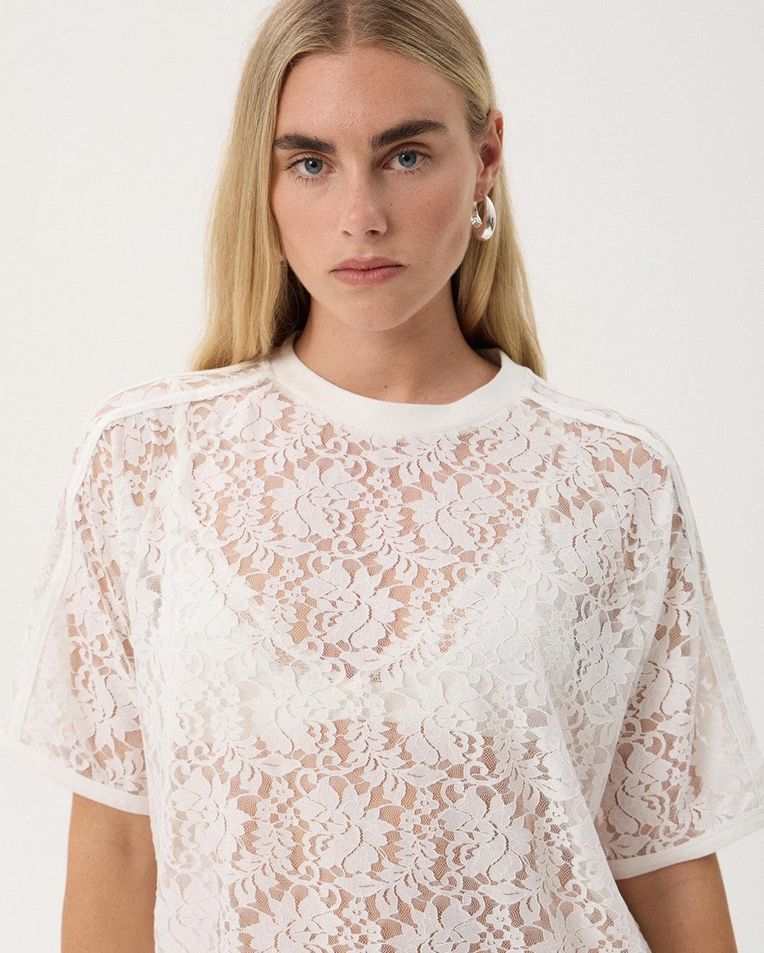 Angela - Recycled Lace Oversized Raglan Tee - White - Afends