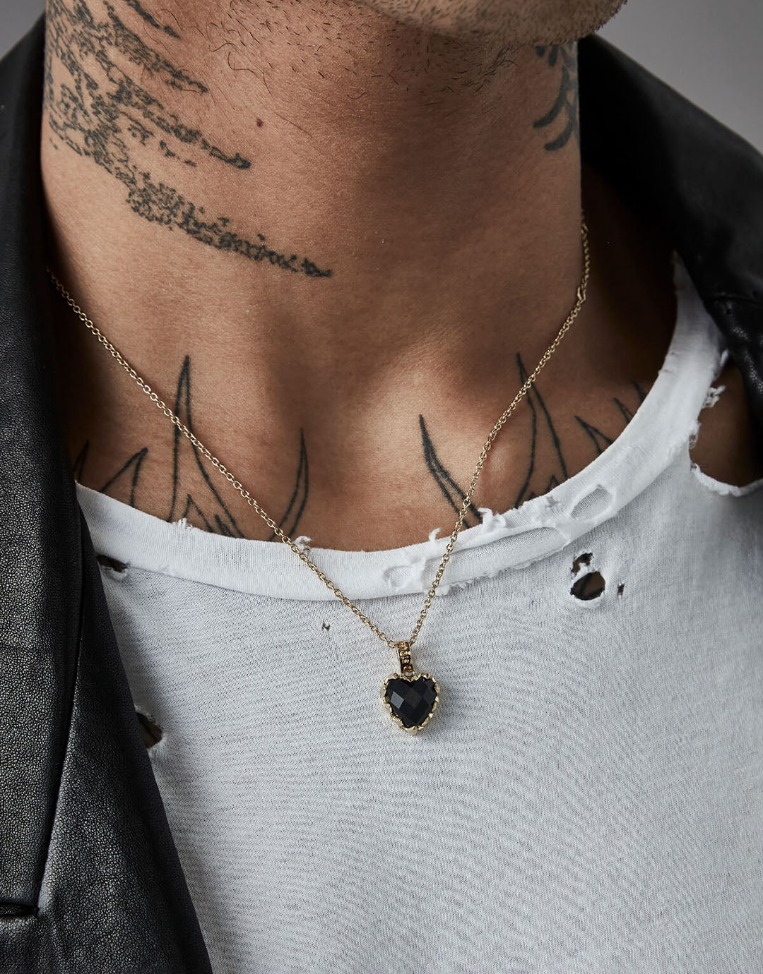 Love Claw Necklace - Gold