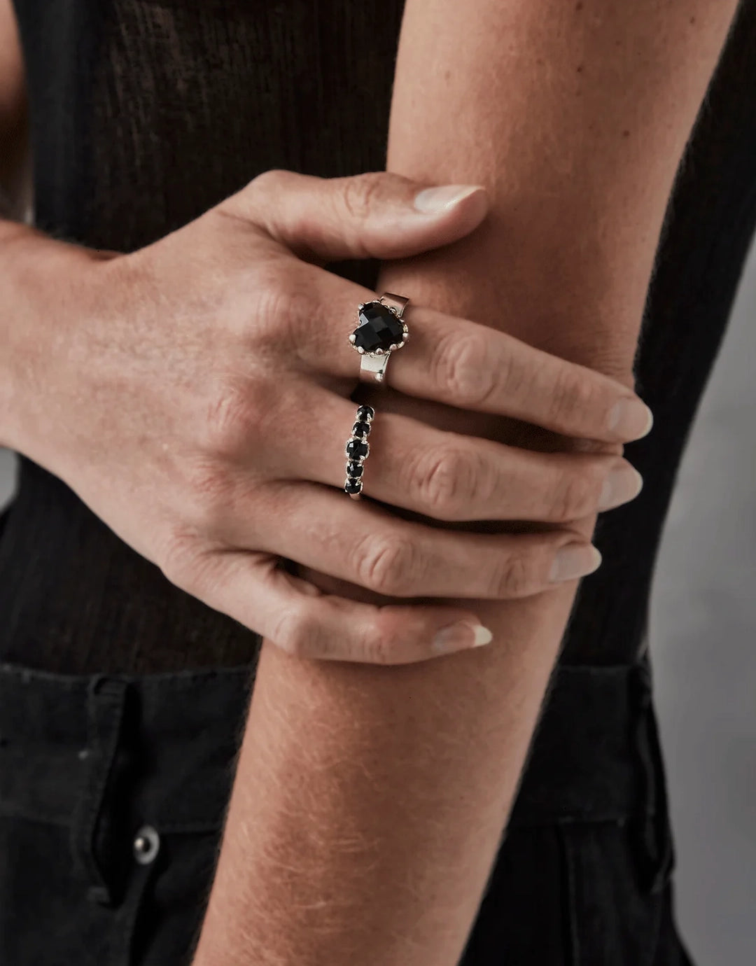 Love Claw Ring - Silver / Onyx