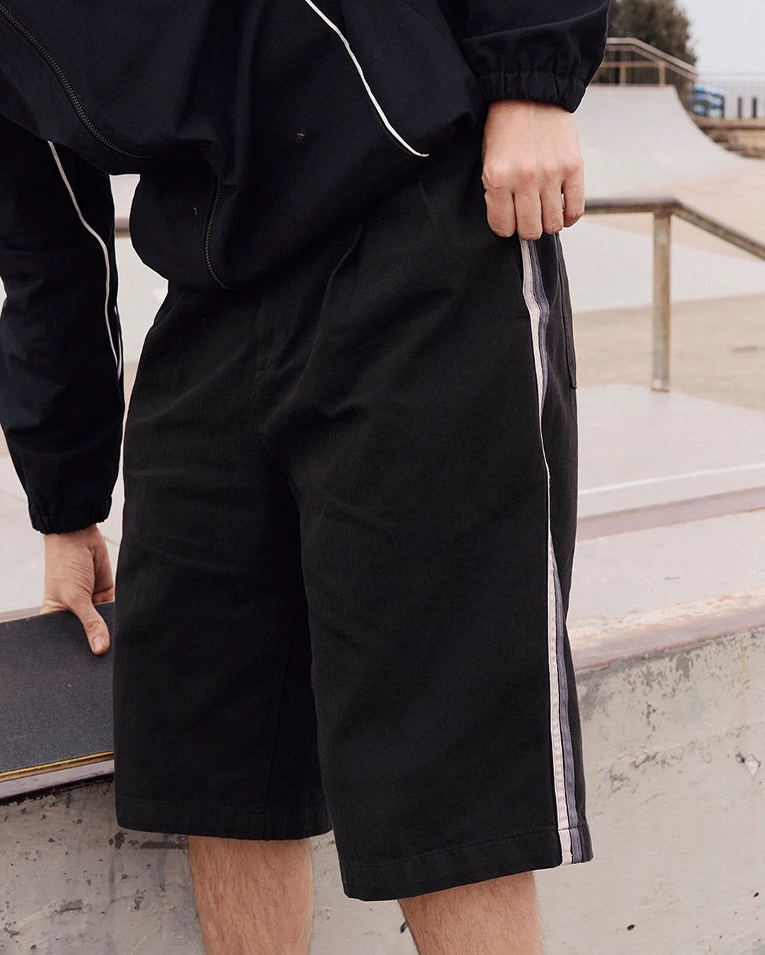 Herringbone Leagues Club Stripe Short - Vintage Black