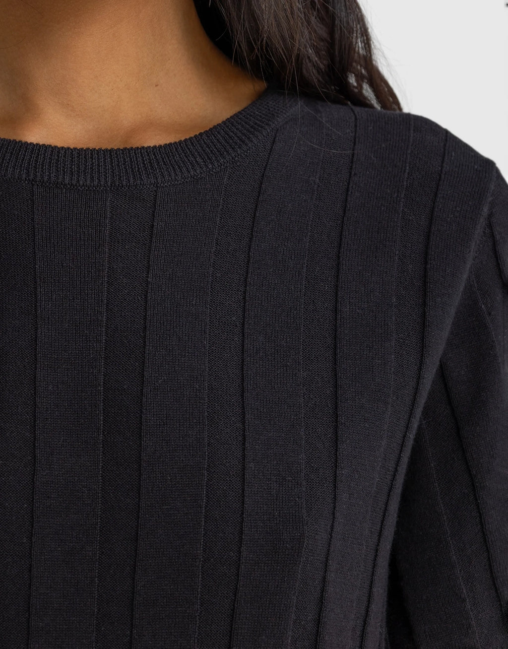 Amara Relaxed Knit T-Shirt - Black