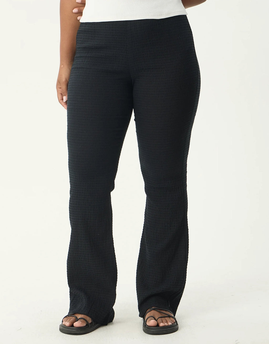 Focus Seersucker Flare Pant - Black