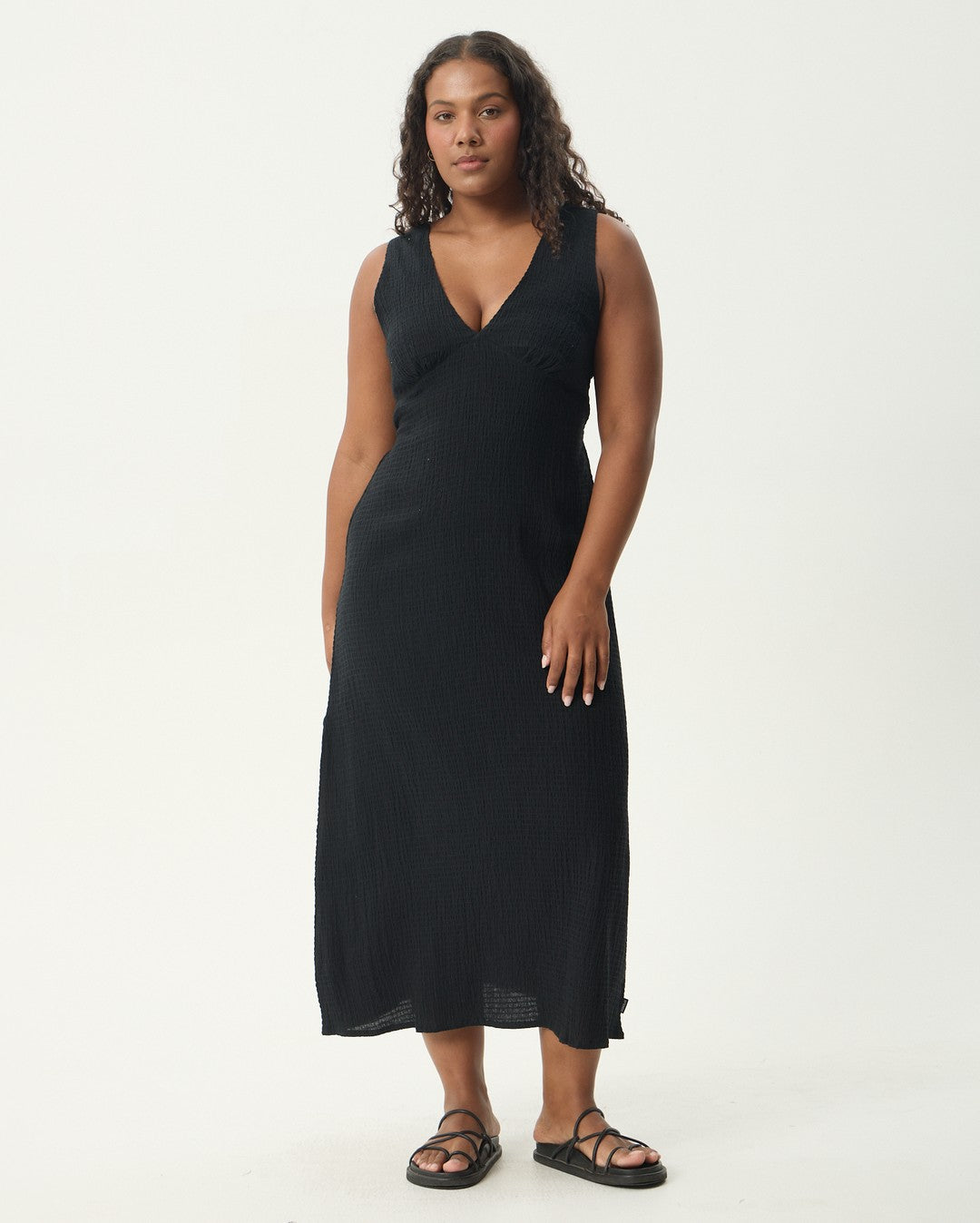 Focus - Seersucker Maxi Dress - Black - Afends