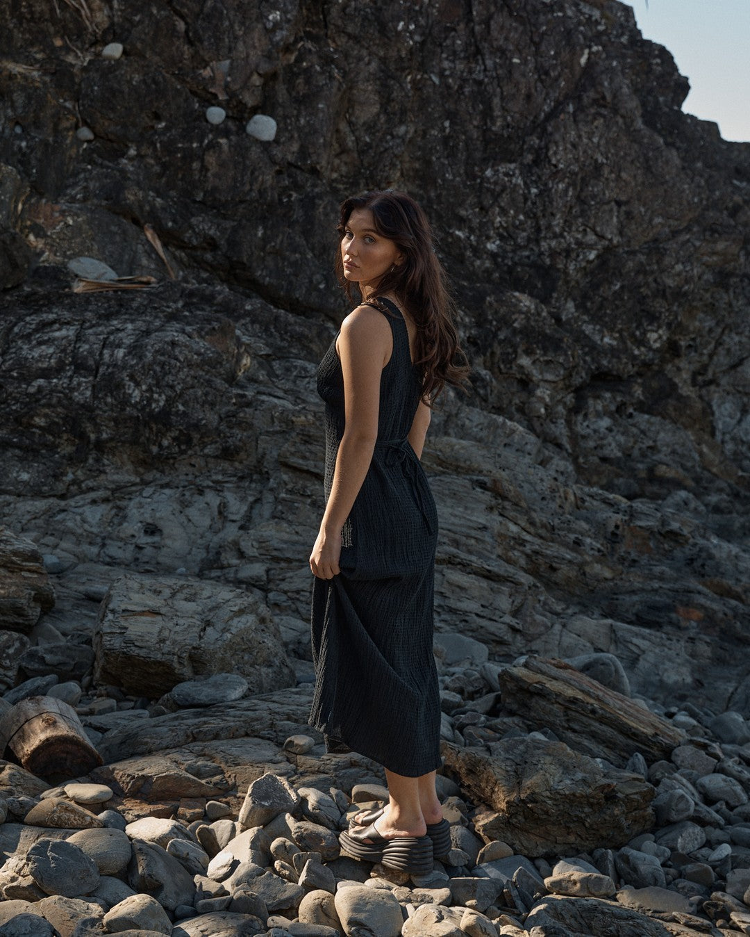 Focus - Seersucker Maxi Dress - Black - Afends