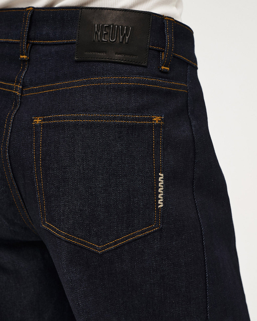 Amber Barrel Resonate - Rinse Denim - Neuw