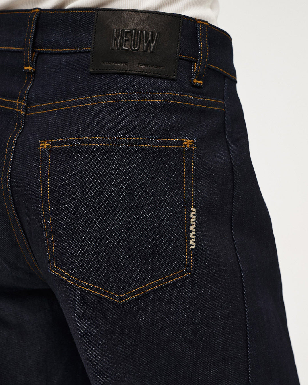 Amber Barrel Resonate - Rinse Denim - Neuw