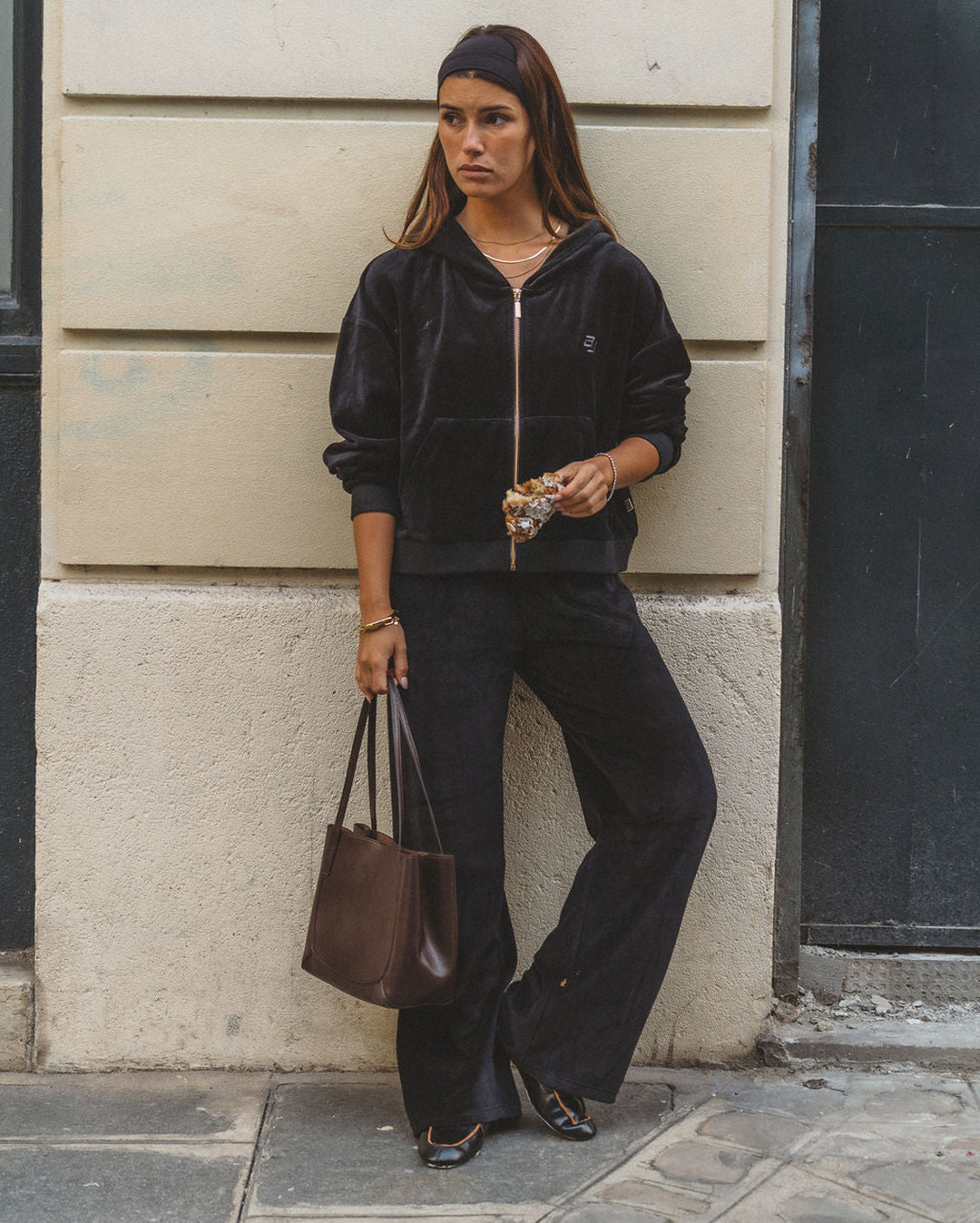 Aj Velour Hoodie - Noir - Araminta James