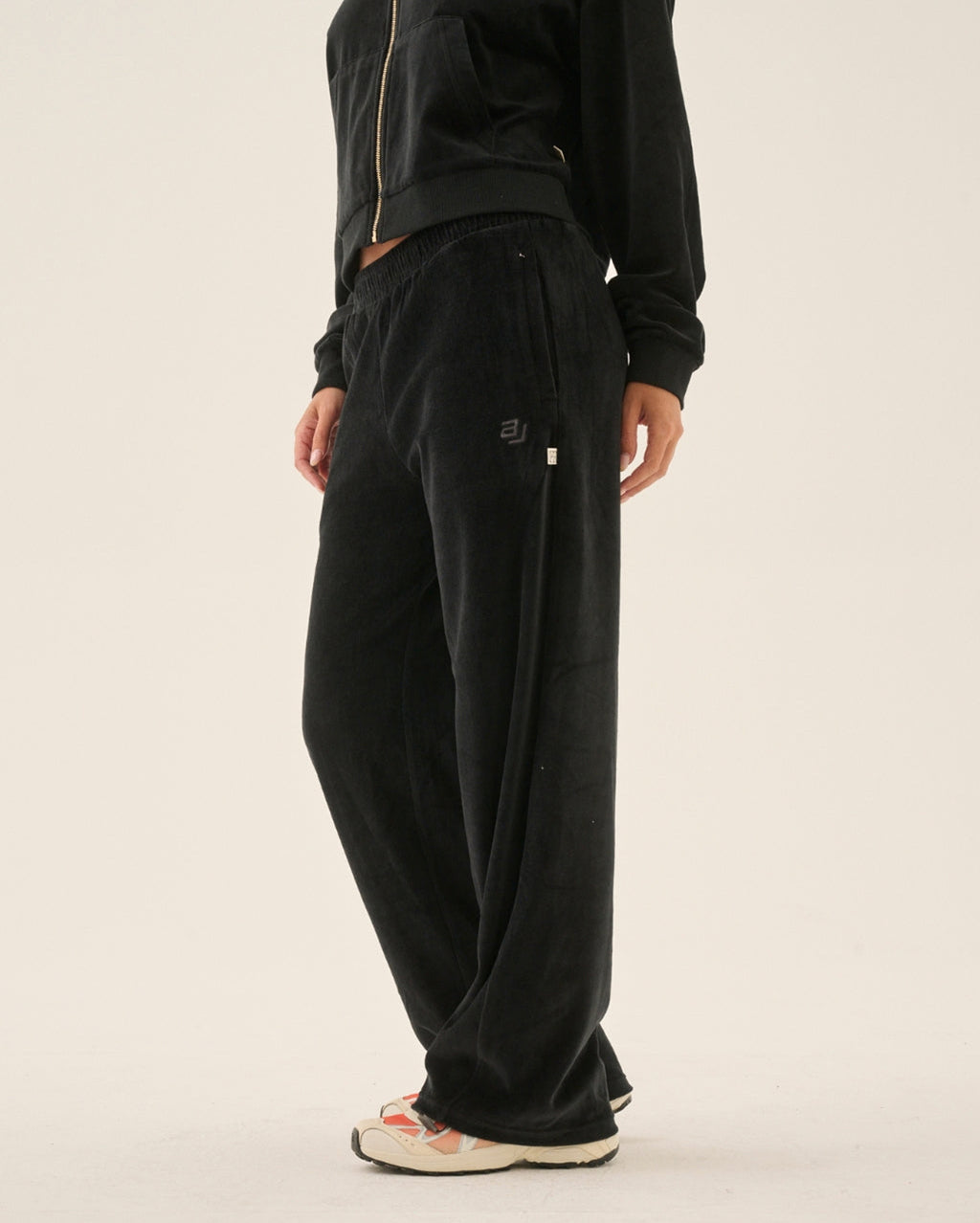 Aj Velour Trackpant - Noir - Araminta James