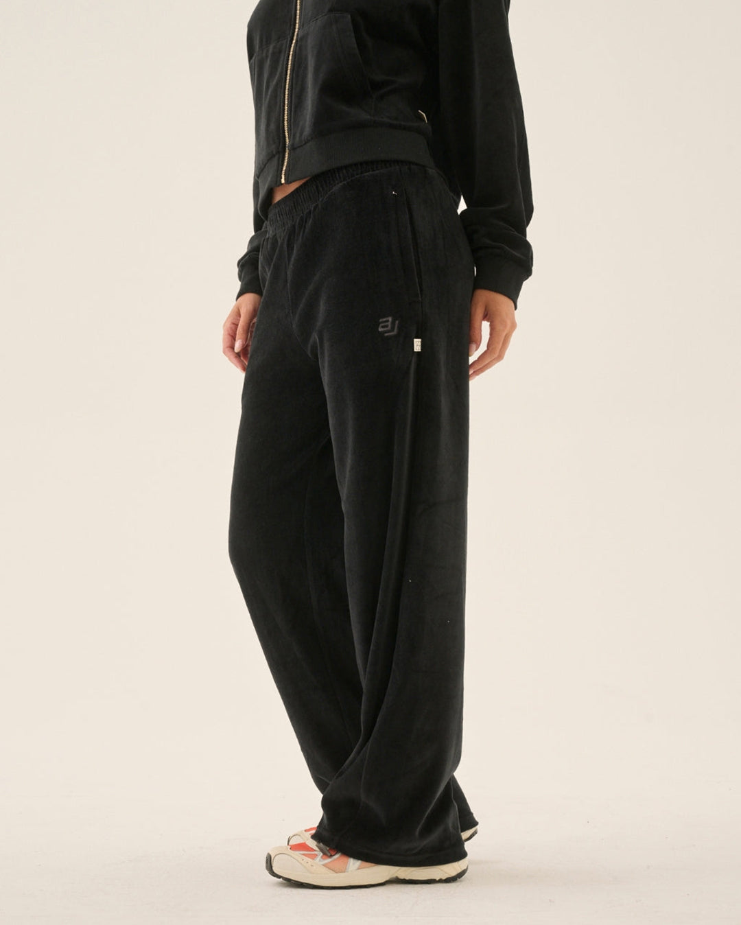 Aj Velour Trackpant - Noir - Araminta James