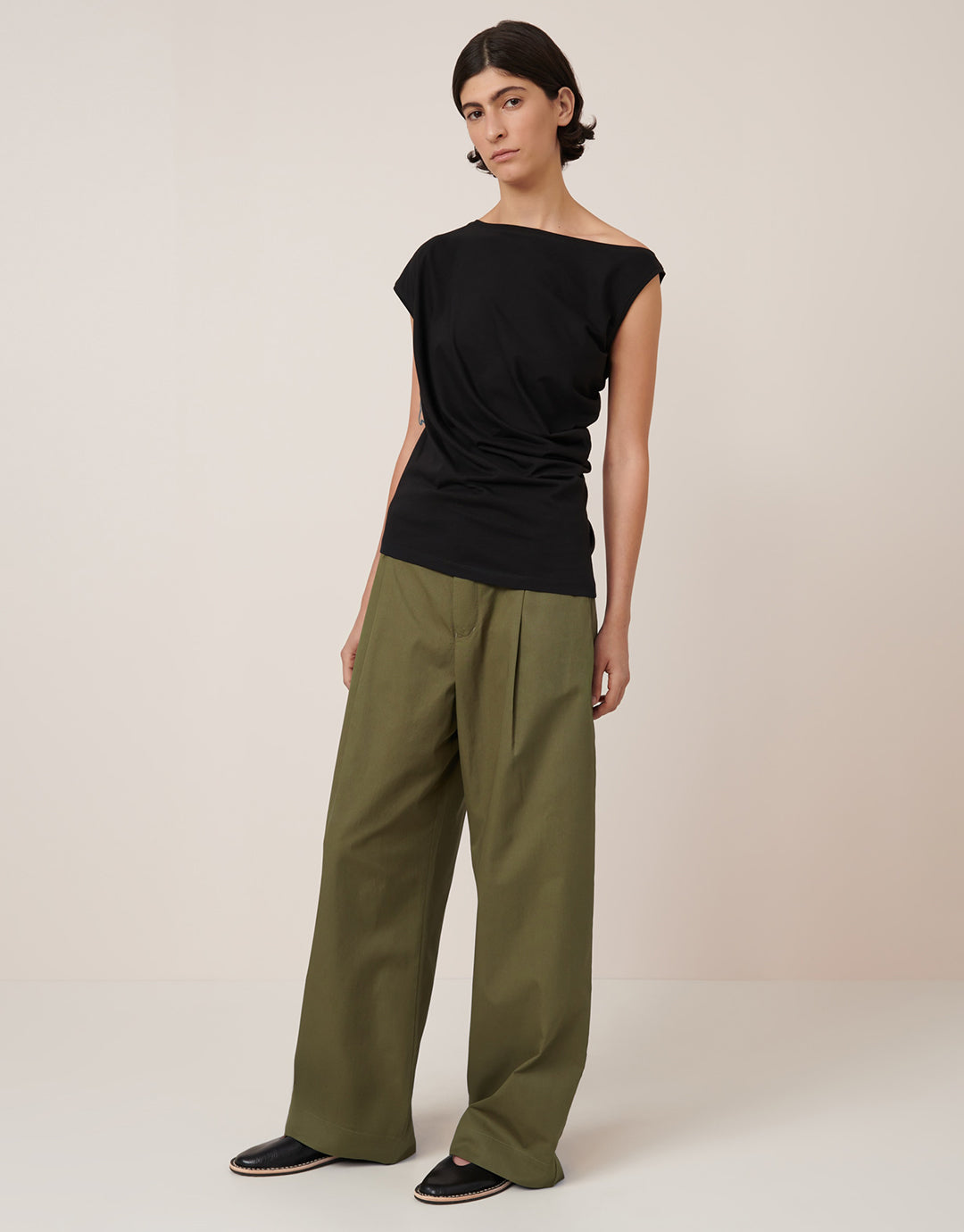 Asymmetric Top - Black