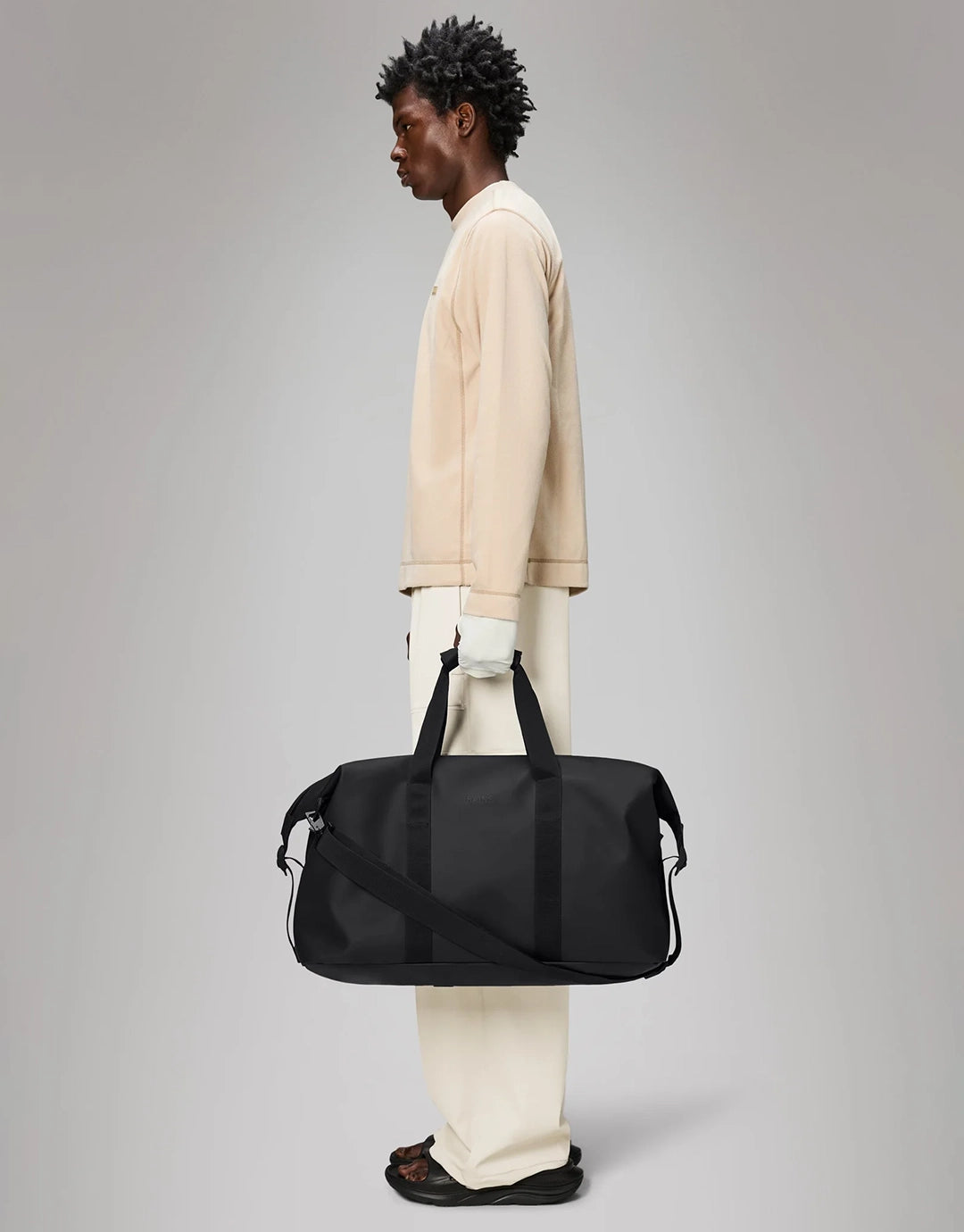 Rains Hilo Weekend Bag W3 - Black | Wally NZ Rains Hilo Weekend Bag W3 - Black | Wally NZ