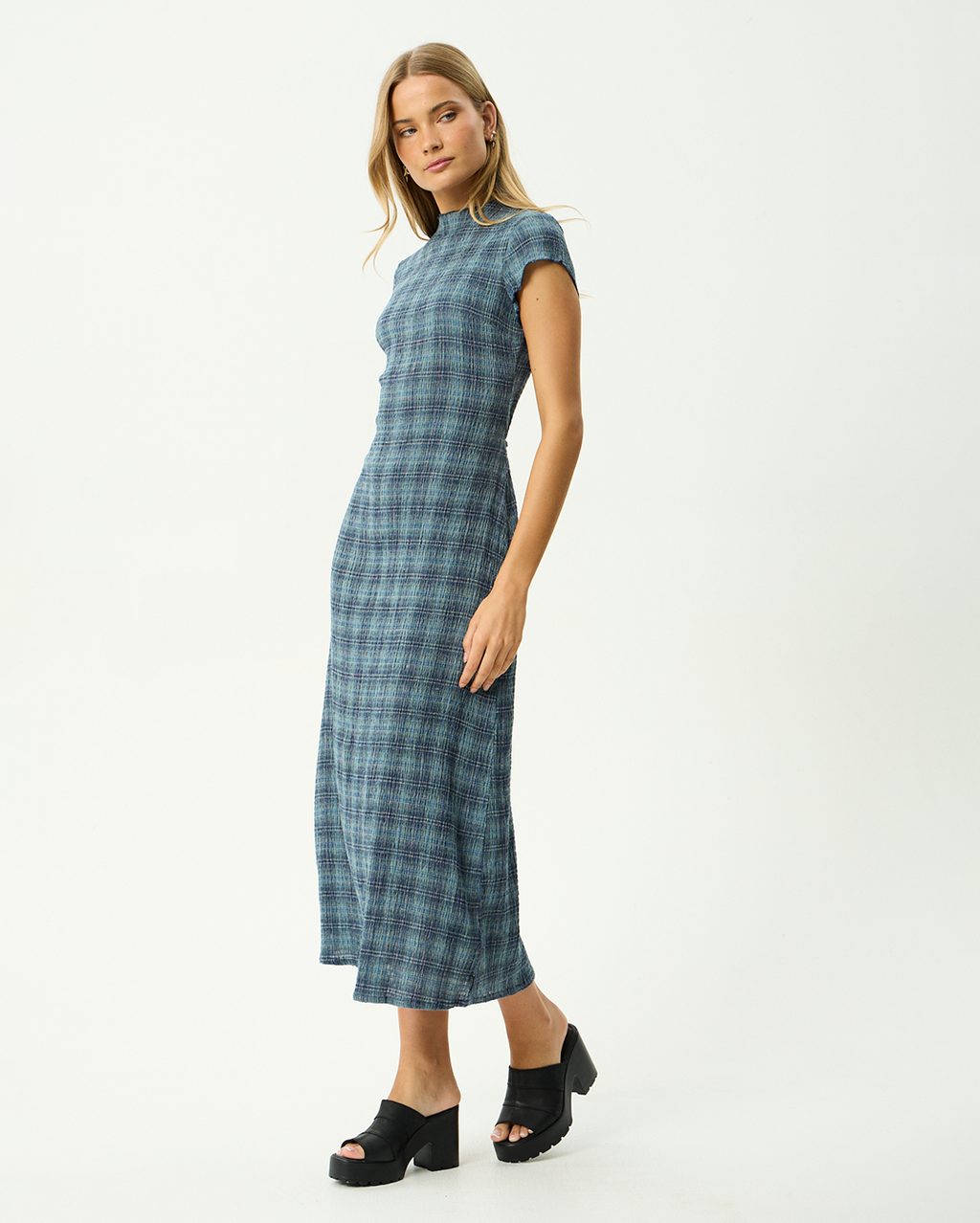 Elodie - Hemp Seersucker Midi Dress - Navy Check - Afends