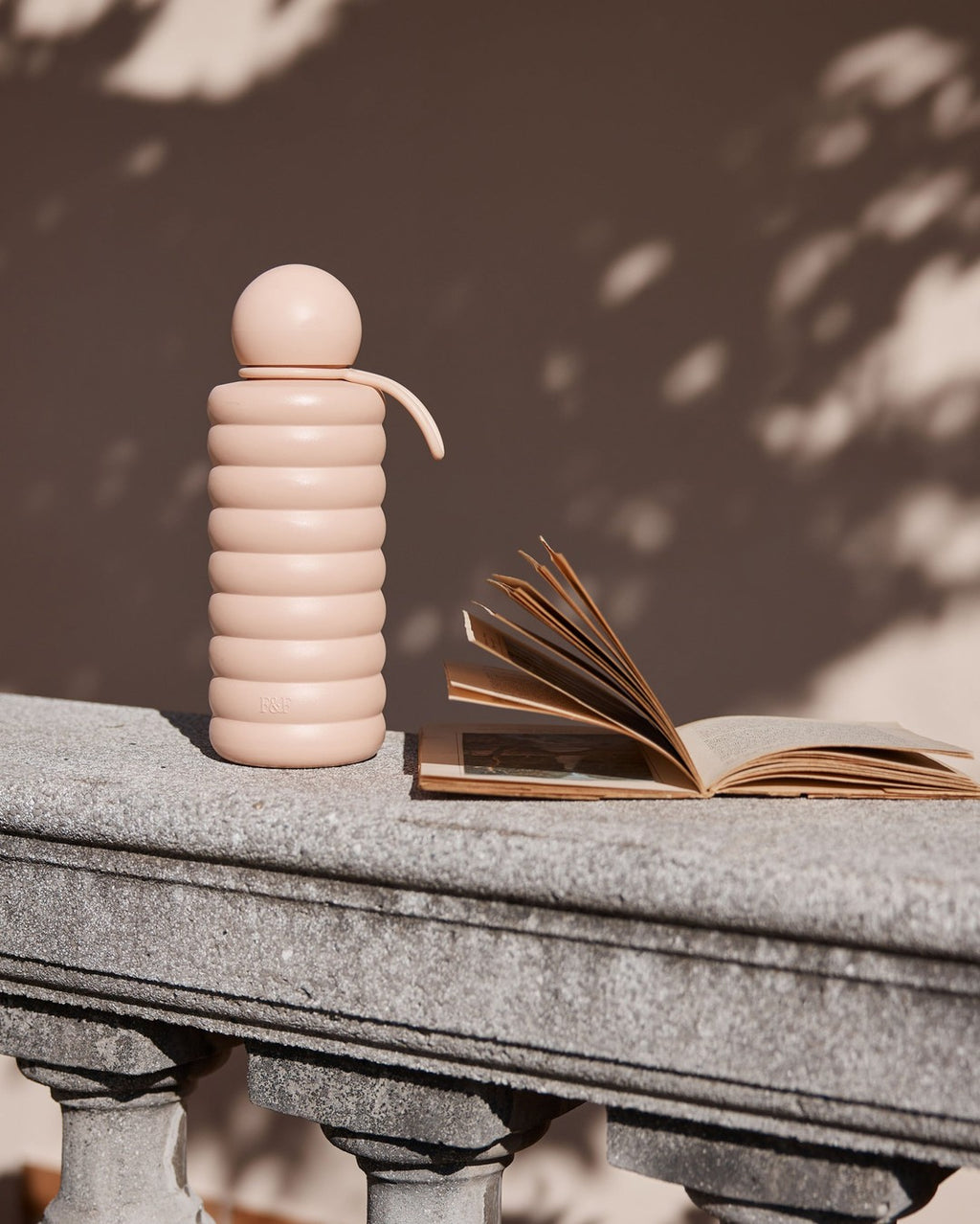 The Bubble Bottle 700ml - Blush - Fox & Fallow
