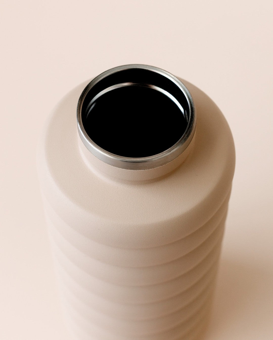 The Bubble Bottle 700ml - Latte - Fox & Fallow