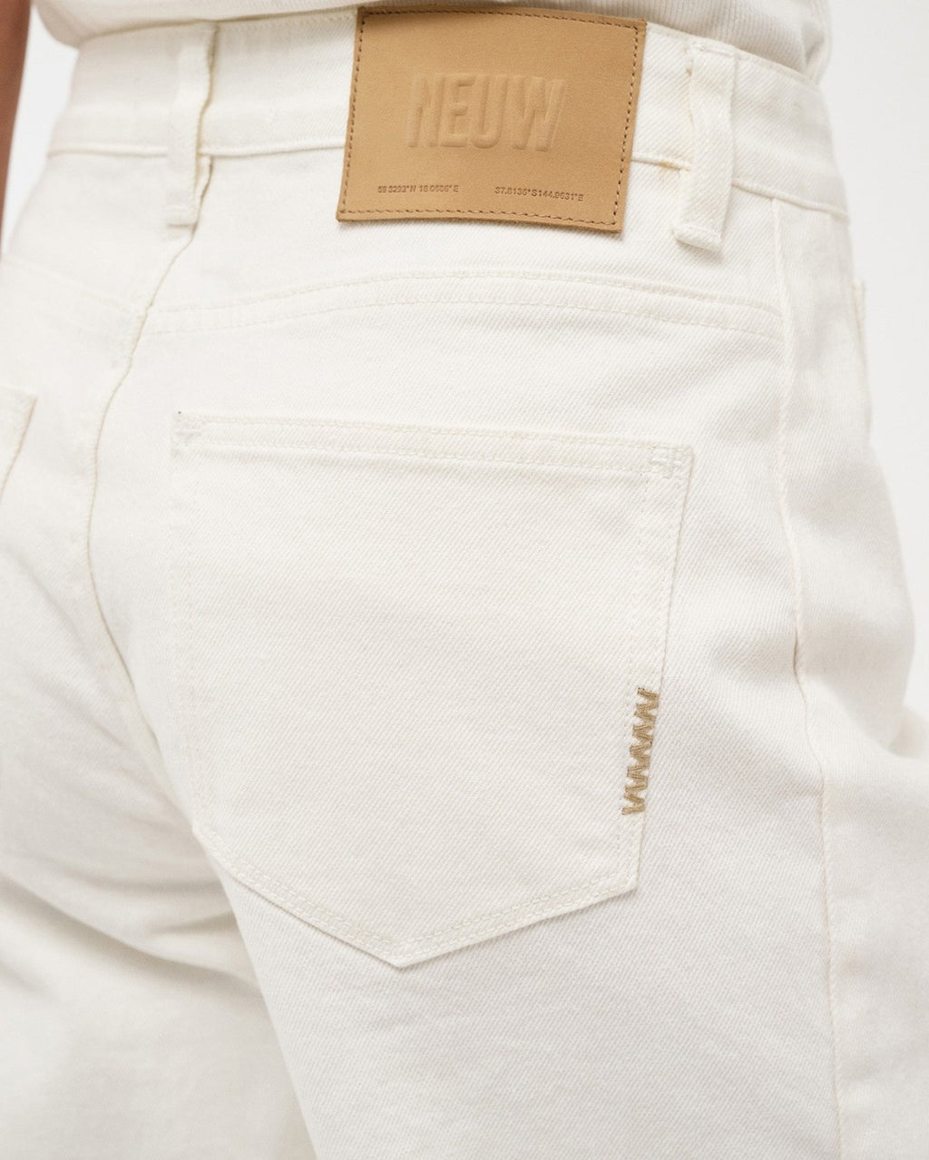 Amber Barrel Fresh White - White - Neuw