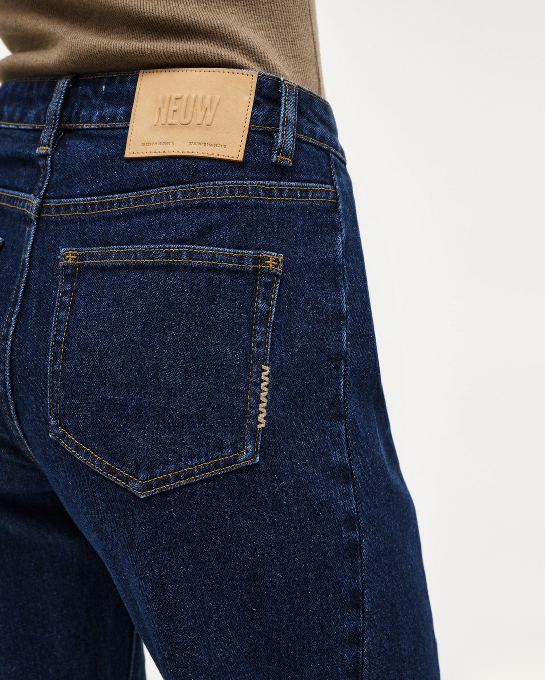 Amber Barrel Paris - Dark Indigo - Neuw