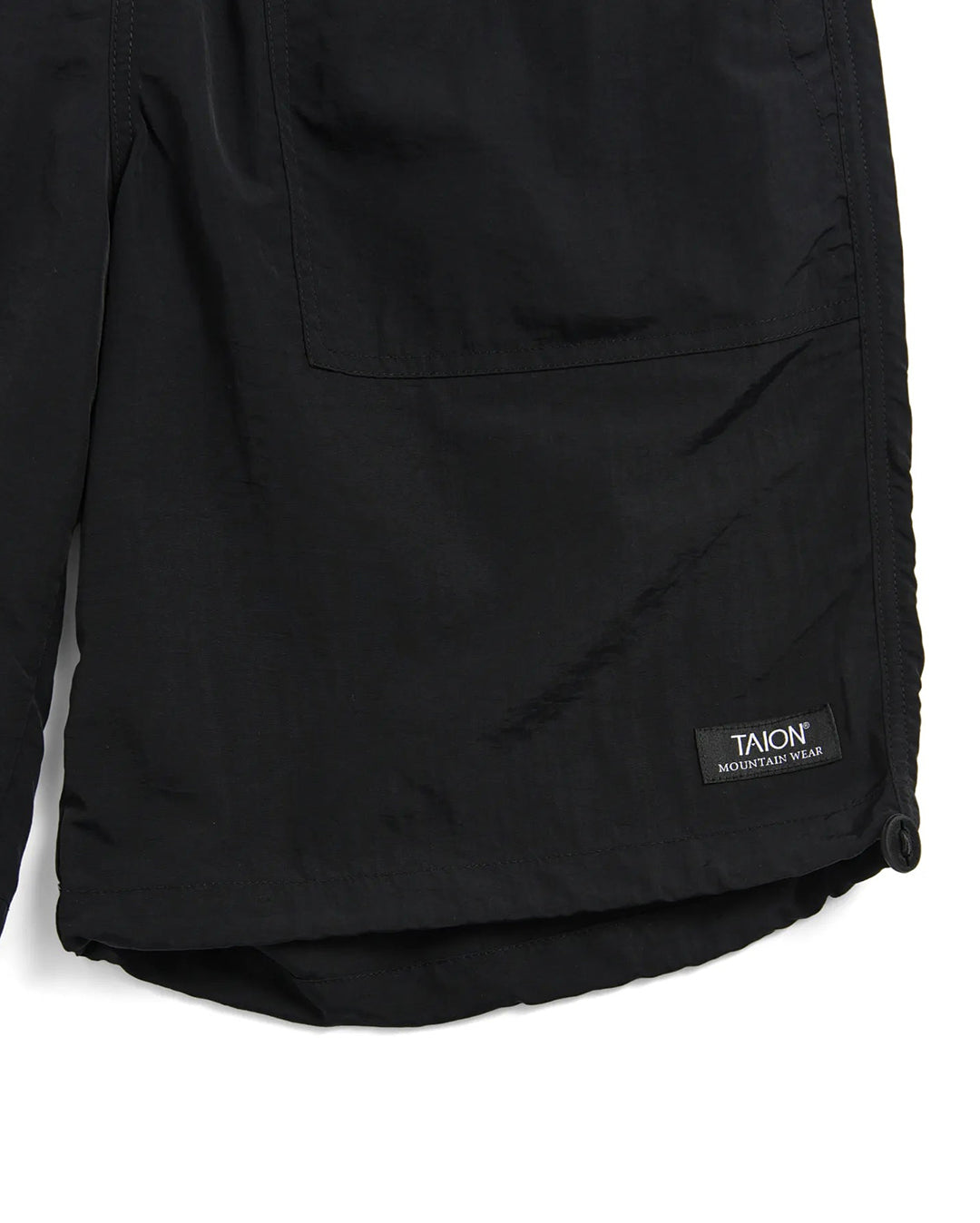 Non Down Mountain W-Pocket Shorts - Black - Taion