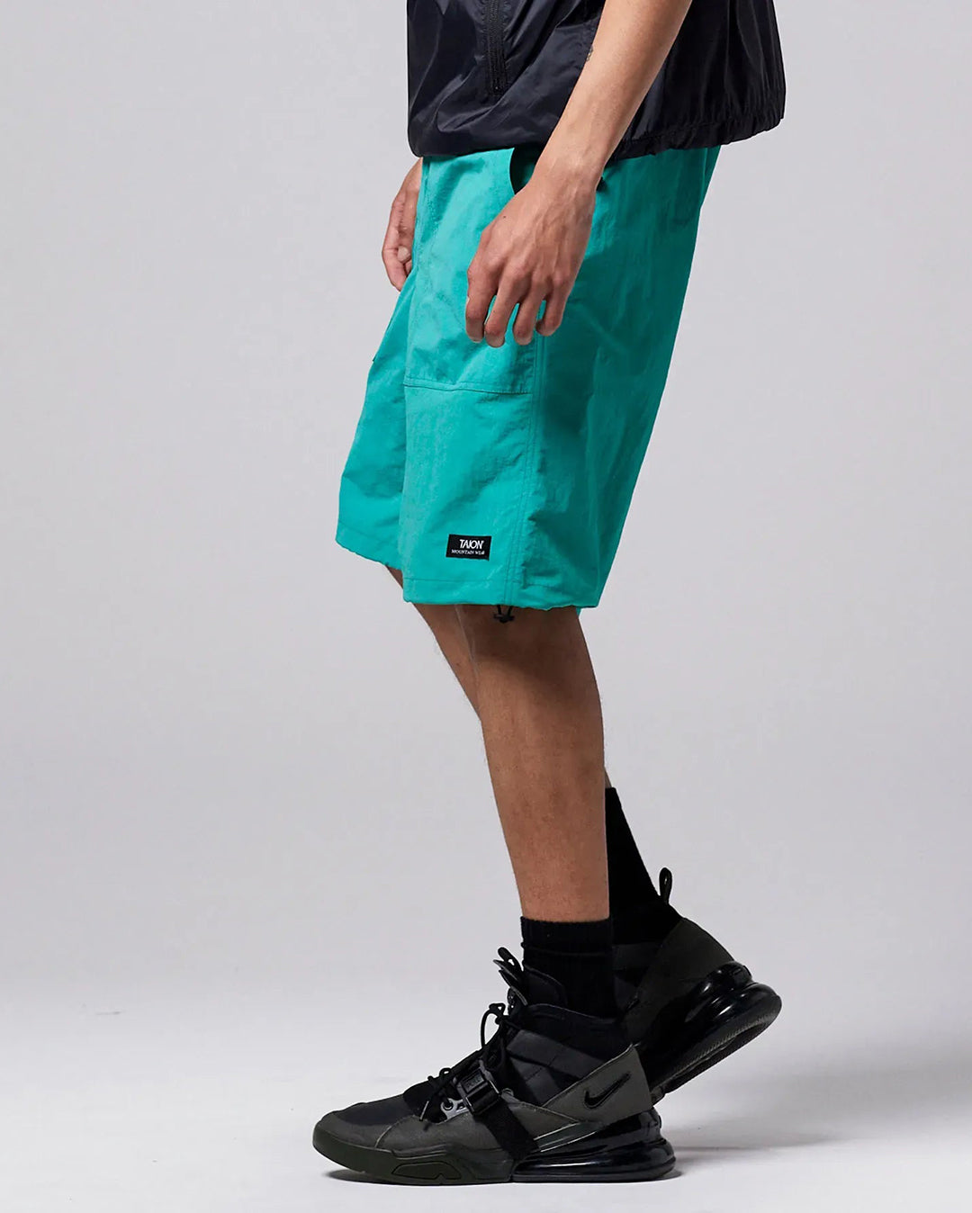 Non Down Mountain W-Pocket Shorts - Moss Blue Green - Taion