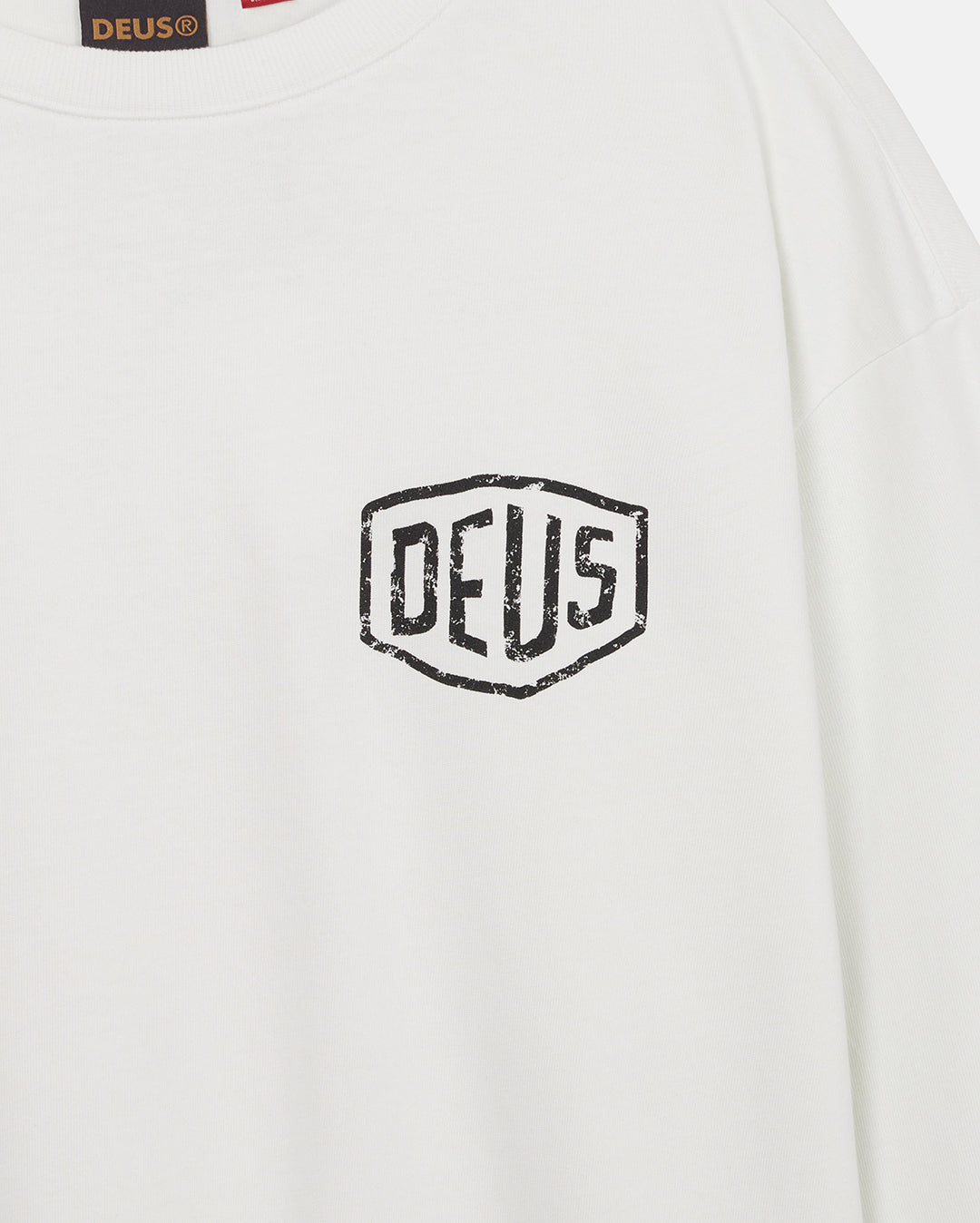 Roar Ls Tee - White - Deus Ex Machina