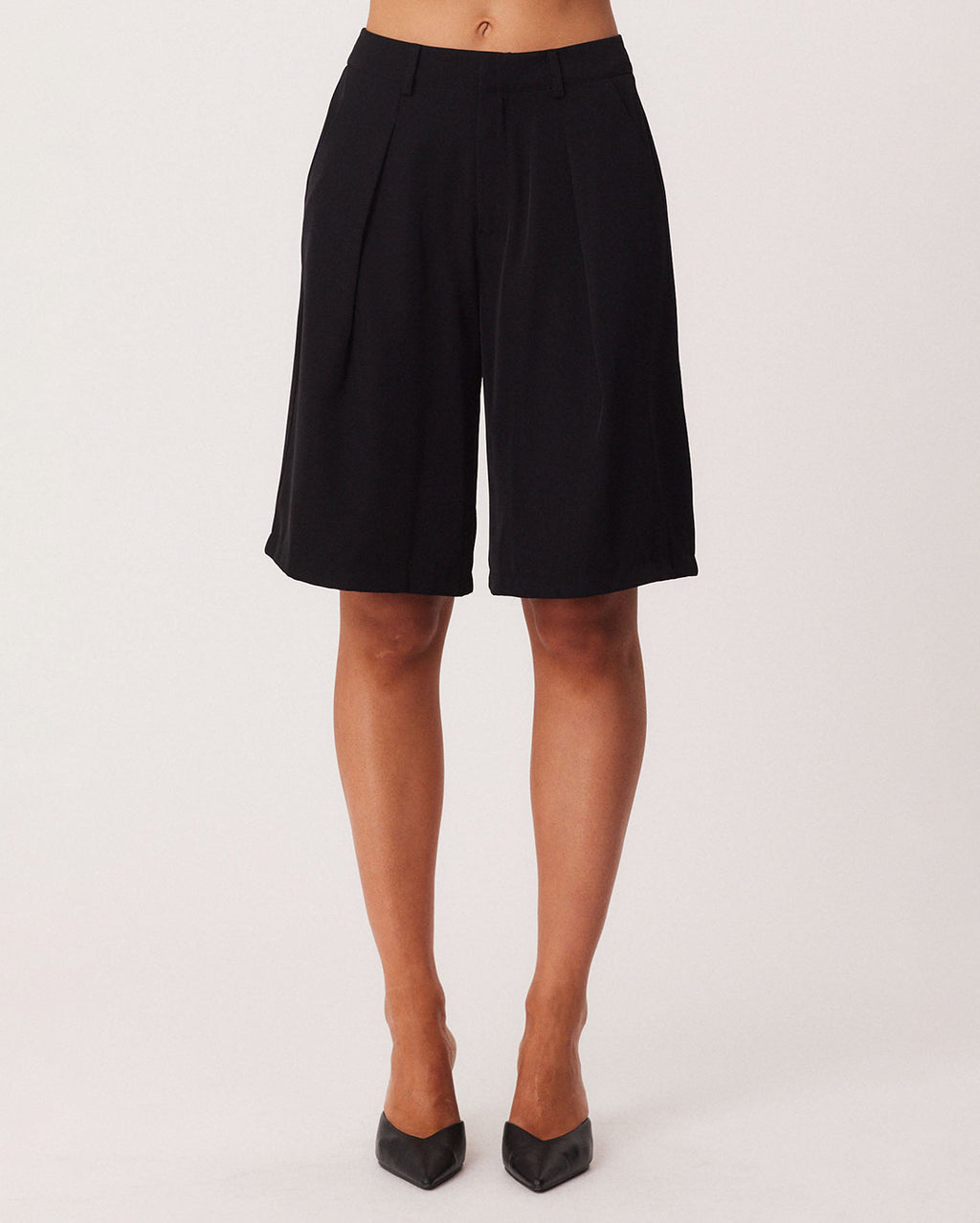 Reece Bermuda Shorts - Black - SNDYS